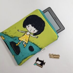 Funda de Ebook "niña saltando en el rio"