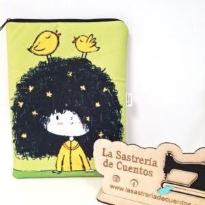 Funda de libro de bolsillo "niña con pájaros en la cabeza"