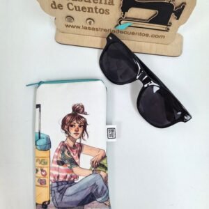 Funda de gafas impermeable LA VIAJERA diseño de Esther Gili